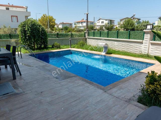 Kuşadasın'da Satılık Özel Havuzlu 4+1 Villa