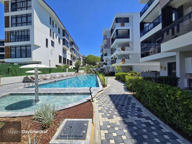 Kuşadası Otogar Arkası 2+1 Eşyalı Havuzlu Sitede Satılık Daire