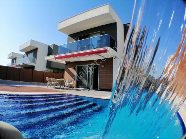 Kuşadası Avm Karşısı Müstakil Özel Havuzlu 4+1 Dubleks Villa