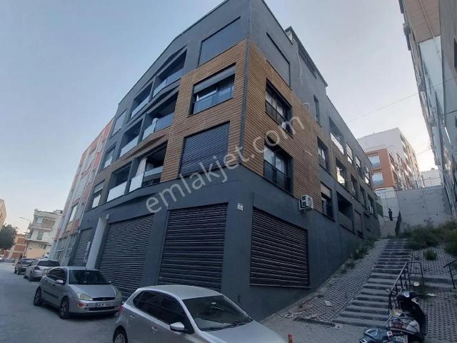 Kuşadası Alacamescit Mahallesinde Full Eşyalı Kiralık 2+1 Sıfır Daire