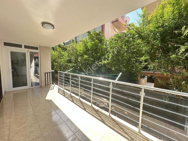Kuşadası Bahçe Kullanımına Sahip Denize 10 Dakika Mesafede