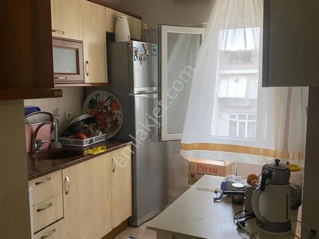 Kuşadası Cumhuriyet Mahallesi’nde Asansörlü, Masrafsız 2+1 Satılık Daire
