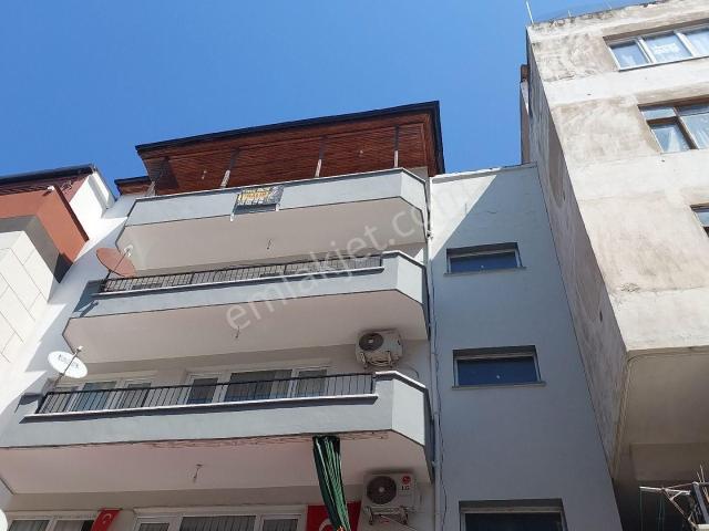 Kuşadası Cumhuriyet Mahallesinde Kiralık 2+1 90 M2 Daire
