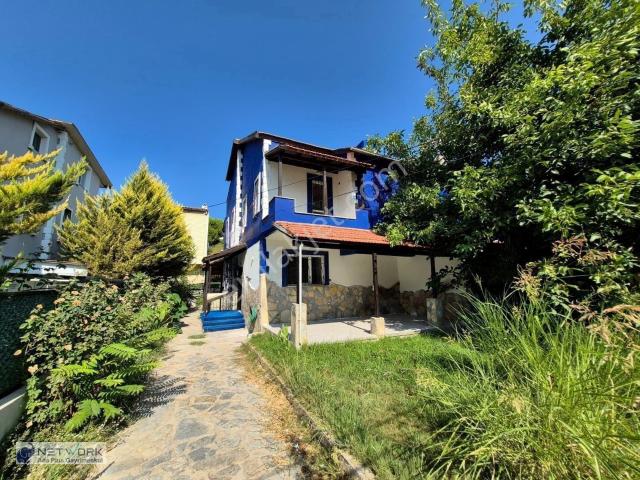 Kuşadası Cadde Üzeri Kiralık Villa ticari Konuma Uygun