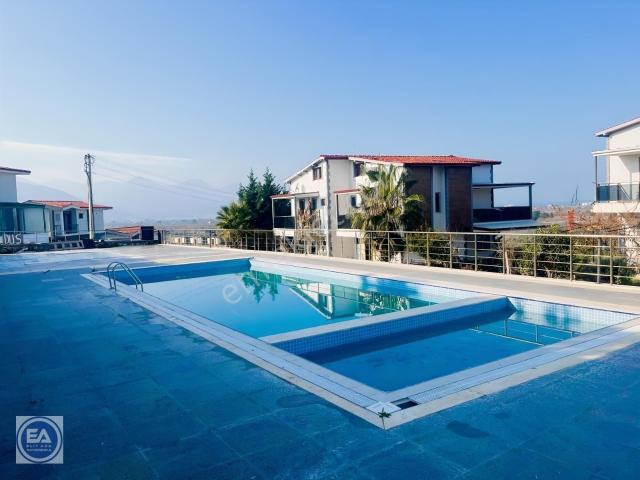 Kuşadası Caferli Bölgesinde 5+1 Satılık Tripleks