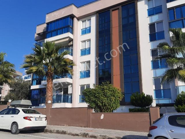 Kuşadası Cen tek Sitesinde Kiralık Doğalgazlı 2+1 Daire
