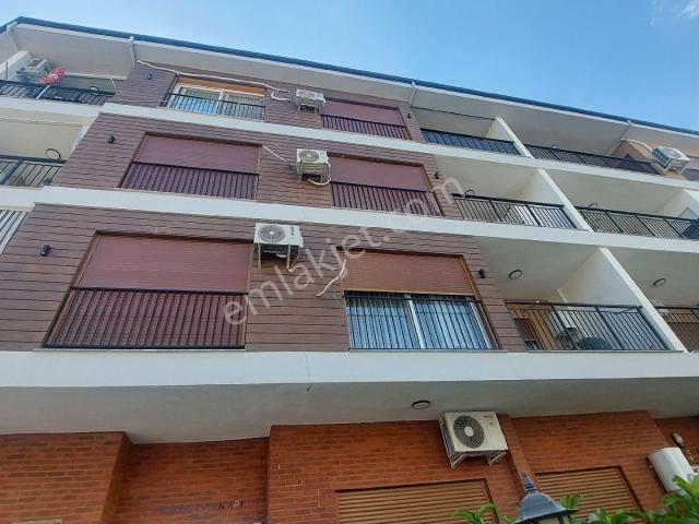 Kuşadası Davutlar Merkezde Cadde Üzerinde Full Eşyalı Satılık 2+1 90 M2 Süper Daire