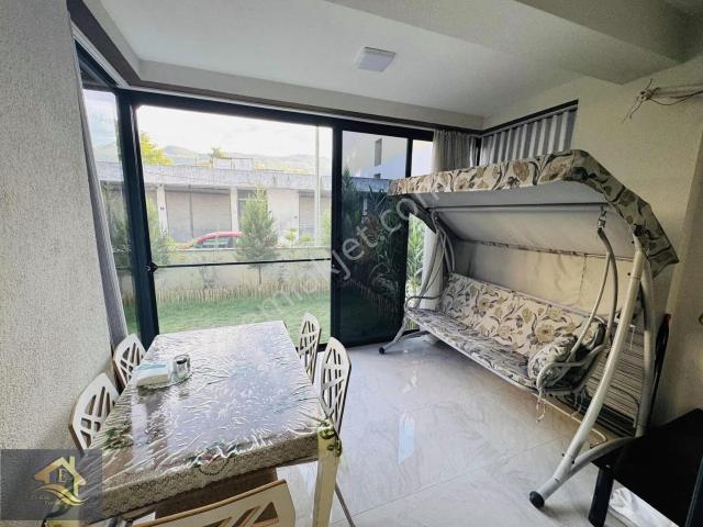 Kuşadası Davutlar Merkezde Kendine Ait Bahçeli 1+1 Daire
