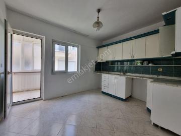 Kuşadası Davutlar Merkezde Kiralık Ayrı Mutfak 2+1 Daire