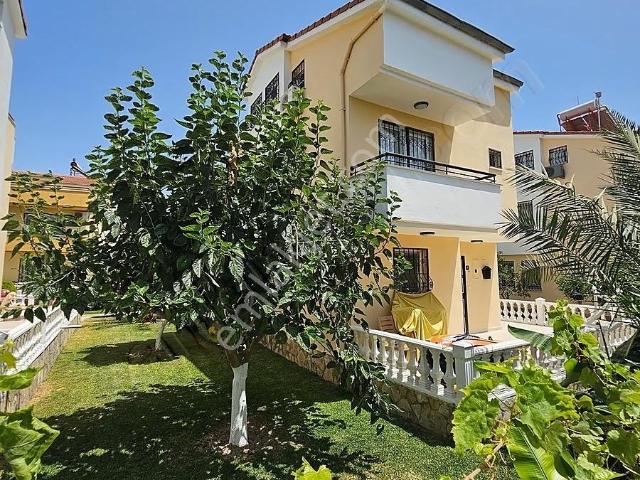 Kuşadası Davutlar Mevkii Tek Müstakil Esyalı 4+1 Villa