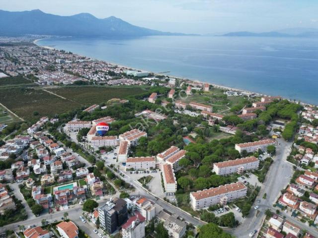 Kuşadası Davutlar Özlem Sitesi'nde 2+1 Bahçe Katı Eşyalı Daire