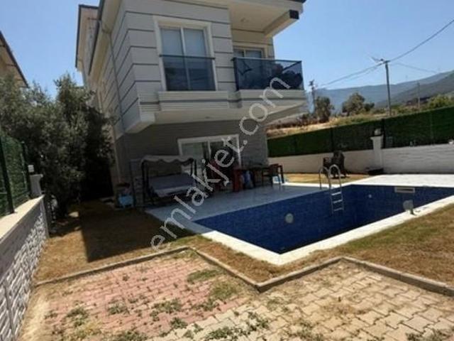 Kuşadası Davutlar Da Özel Yüzme Havuzlu Satılık 3+1 Villa