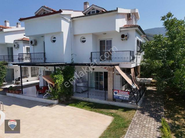 Kuşadası Davutlar’da Eşyalı 4+1 Villa Bakımlı Bahçe, Geniş Verandalar, Orman Ve Havuz Manzarası