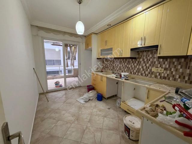 Kuşadası Davutlar’da Gözde Konumda, 160 M² Net Masrafsız 3+1 Satılık Daire
