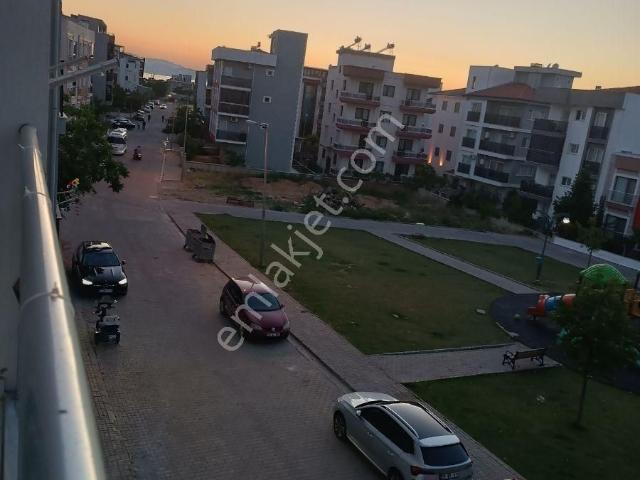 Davutlar'da Çok Acıl 1 + 1 Yaz Kış Oturma Uygun Daıre Satılık