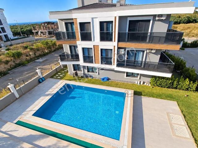 Kuşadası Davutlar Havuz Manzaralı 2+1 Kiralık Daire