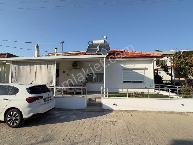 Kuşadası Davutlar Sahilınde Denize Sıfır Sitede Tek Müstakil Emsalsiz Villa