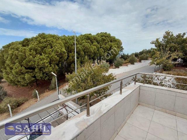 Kuşadası Davutlar Satılık Manzaralı 4+1 Villa