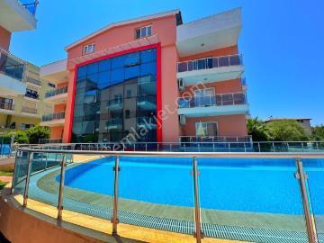 Kuşadası Davutlarda 5+1 Havuzlu Sitede Kiralık Çatı Dublex Daire