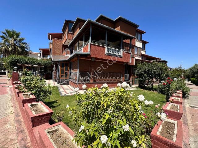 Kuşadası Davutlarda 5+2 Eşyalı Kiralık Villa
