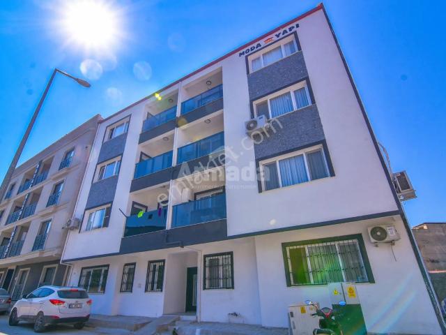 Kuşadası Davutlar'da Ara Kat Geniş Ve Ferah 2+1 Satılık Daire