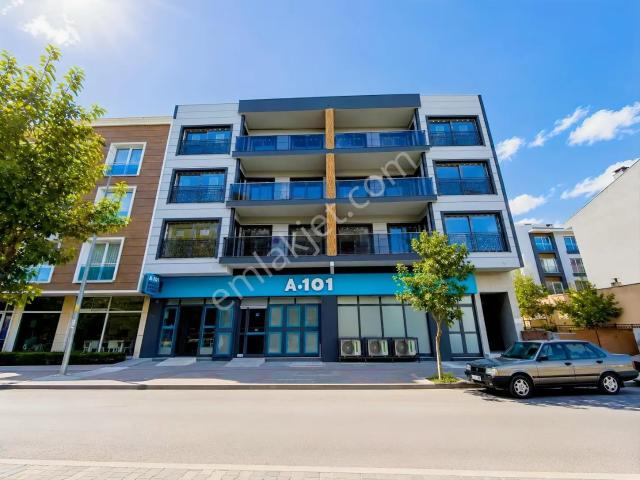 Kuşadası Davutlar'da Asansörlü 100 M2 Eşyalı Kiralık 3+1 Daire