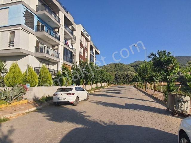 Kuşadası Davutlar'da Havuz Kapalı Otopark 1+1 Eşyalı Lüks Daire
