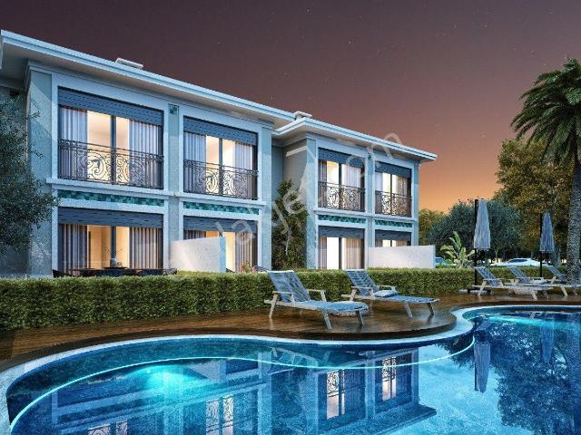 Kuşadası Davutlar'da Havuzlu, Bahçeli 2+1 Lüks Villa
