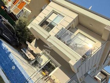 Kuşadası Davutlarda Özel Havuzlu Özel Otoparklı Full Eşyalı 3+1 Satılık Yeni Villa
