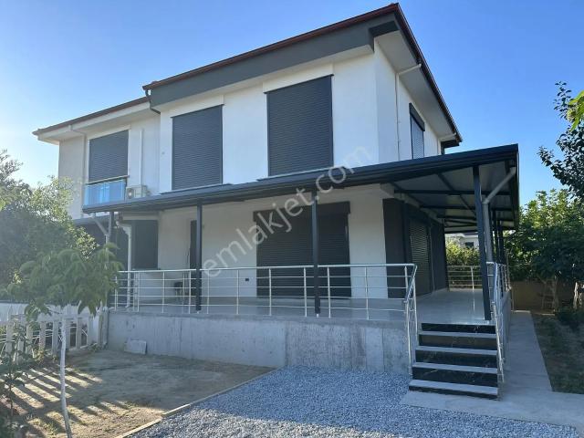 Kuşadası Davutlarda Lüks Villa