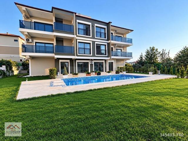 Kuşadası Davutlarda Satılık Havuzlu daire