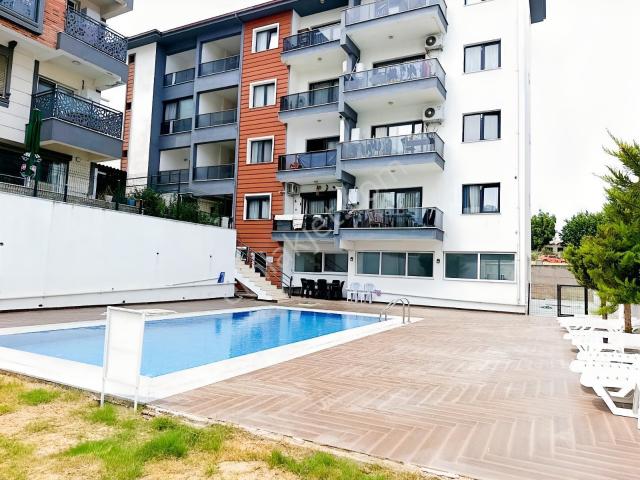 Kuşadası Değirmender'de Havuzlu Site'de 2+1 Kiralık Daire