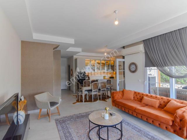 Kuşadası Değirmendere Avm Bölgesinde Özel Havuzlu 3+1 Villa