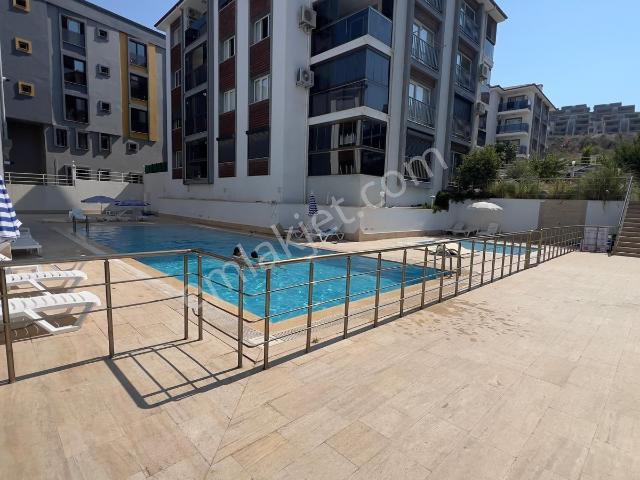 Kuşadası Değirmendere Mah.1+1 Havuzlu Sitede Satılık Daire