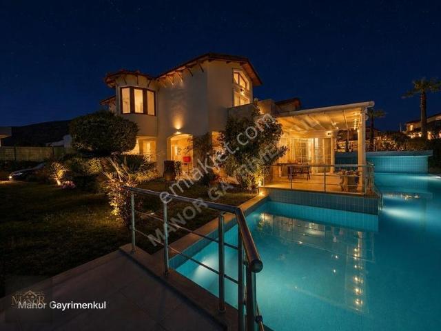 Kuşadası Değirmendere Mah.4+1 Özel Sitede Geniş Ferah Villa