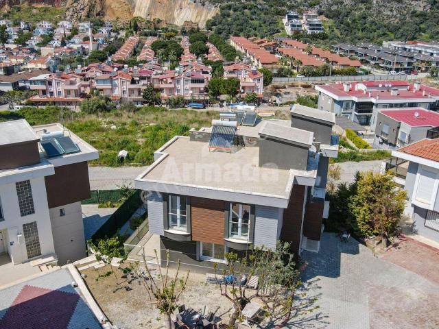 Kuşadası Değirmendere Mahallesi'nde Satılık 2+2 Müstakil Villa