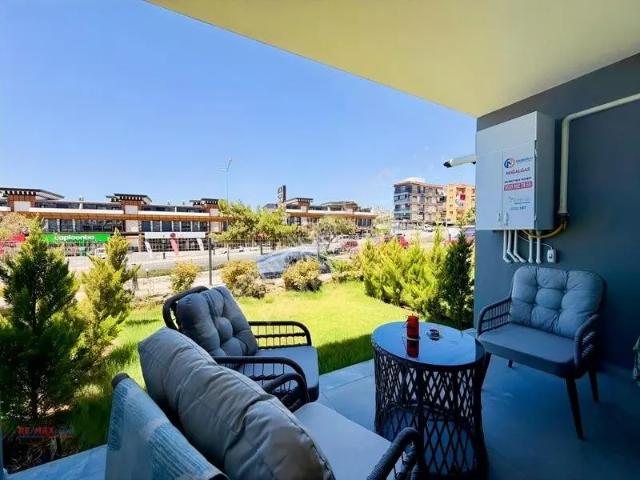 Kuşadası Değirmendere Mevkii Bahçeli 1+1 Satılık Loft Daire.