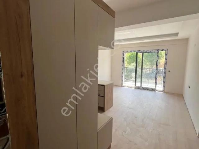 Kuşadası Değirmendere Satılık Yeni Sıfır Havuzlu 1+1 Daire