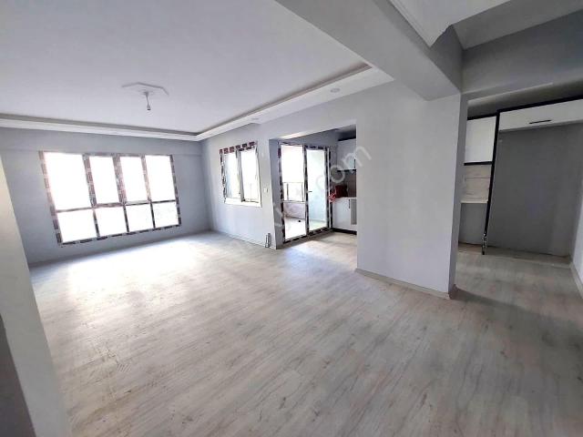 Kuşadası Değirmendere'de Avm Yakını 2+1 Kiralık Daire