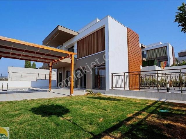 Kuşadası Değirmenderede Acil Satılık asansör k.otopark ö.havuz