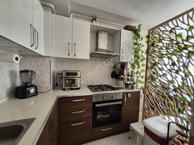 Kuşadası Deniz Manzaralı Büyük Teraslı Daire Eşyalı Satılıktır