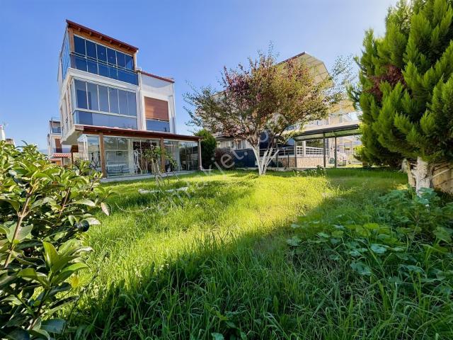 Kuşadası Denize Yürüme Mesafesinde Tek Müstakil 4+1villa