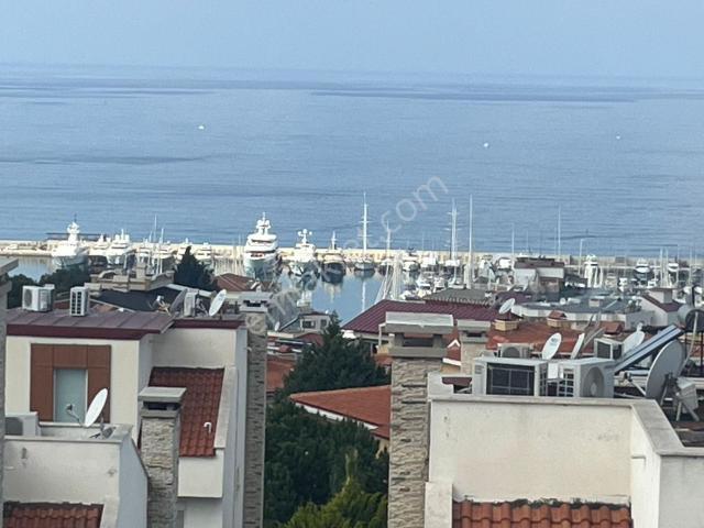 Kuşadası Devlet Hastanesi Yakını.çok Acil İndirime Müsait 6+2