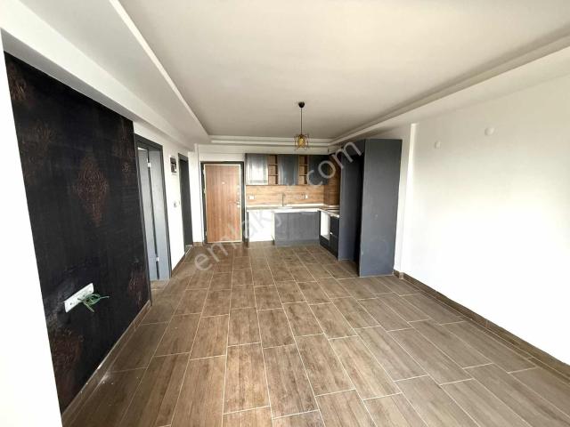 Kuşadası Eşin Golf Sitesinde Satılık 1+1