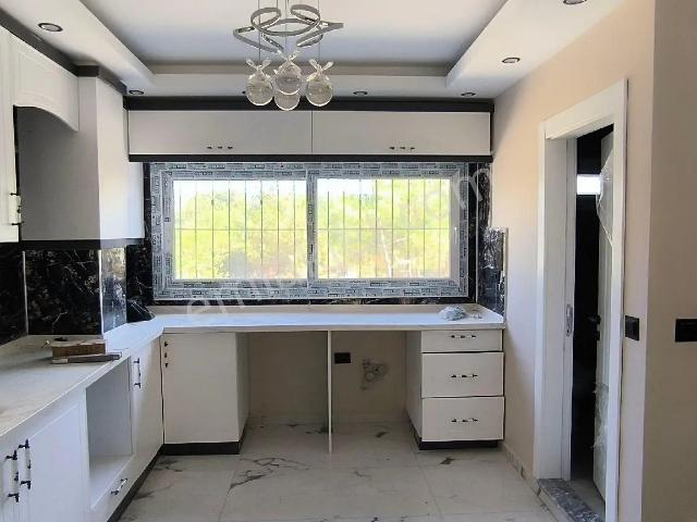Kuşadası Efes Evlerinde Kiralık Tripleks