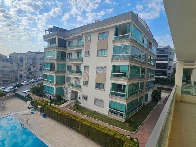 Kuşadası Ege Mah. 6+1 Çatı Dubleks, Havuzlu Site İçinde