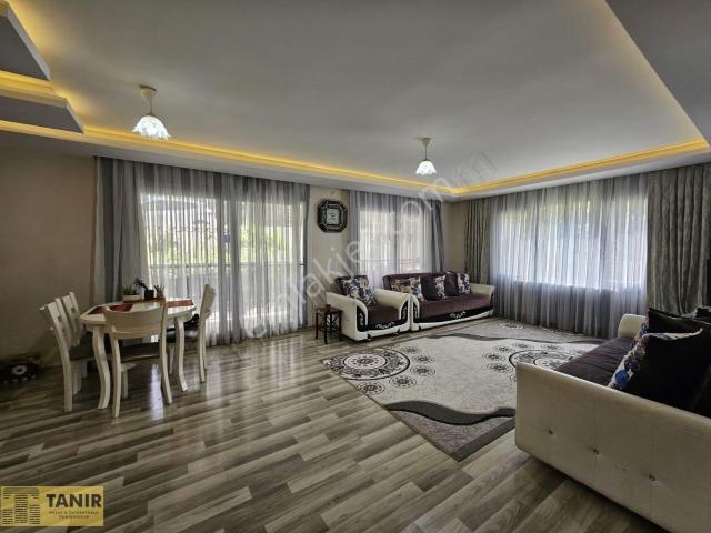 Kuşadası Ege Mahallesı Mevkiinde Dogalgazlı Bahce Katı 3+1 Daire