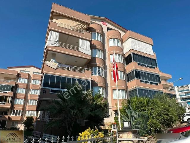Kuşadası Ege Mahallesi 3+1 Satılık Bahçe Katı