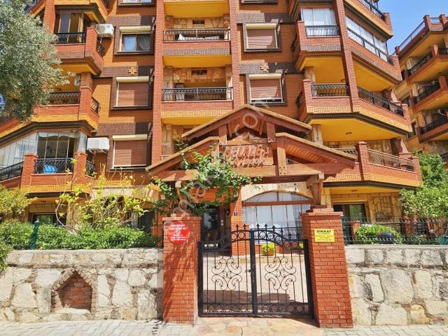 Kuşadası Ege Mahallesinde 2+1 Havuzlu Sitede Kiralık Daire