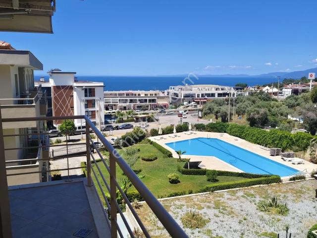 Kuşadası Ege Mahallesi'nde Deniz Manzaralı Kiralık Lüks Daire